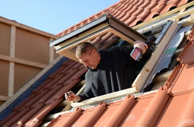 Pose de fenêtres de toit Velux à la Férée